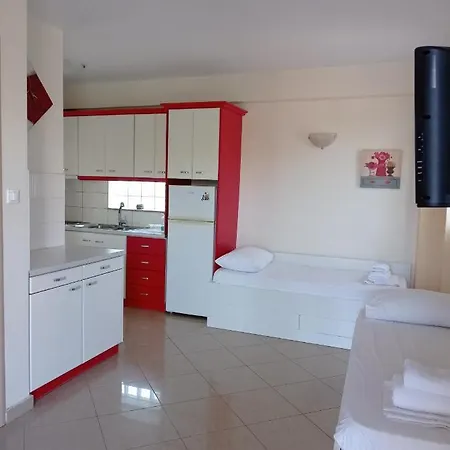 Oceanides 3* كوروتا