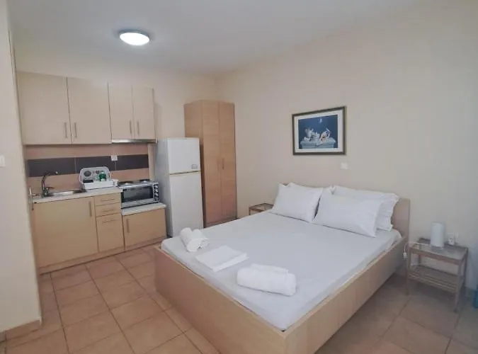 Oceanides Apart Otel Kourouta
