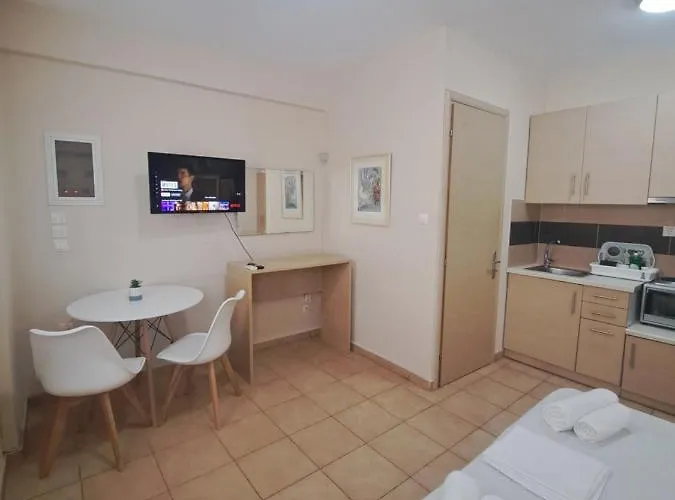 Oceanides Apart Otel Kourouta